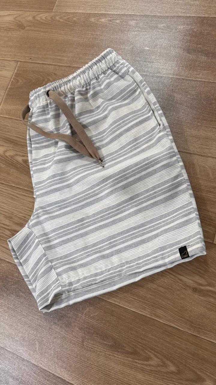 SHORT LINHO LISTRADO OFF WHITE