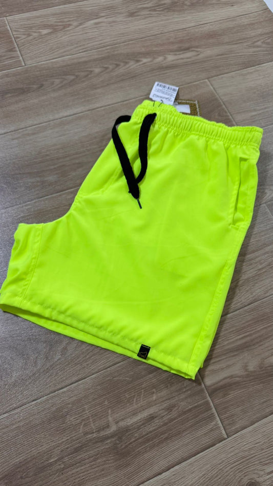 SHORT VERDE FLUORESCENTE TACTEL PLUS SIZE
