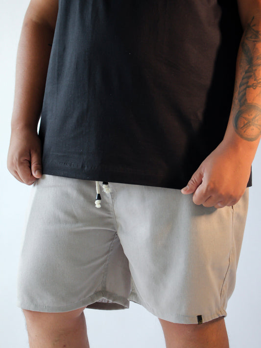 SHORT LINHO CINZA CLARO - PLUS SIZE