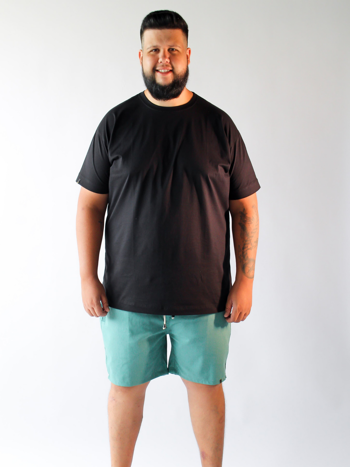 SHORT LINHO VERDE OLIVA - PLUS SIZE