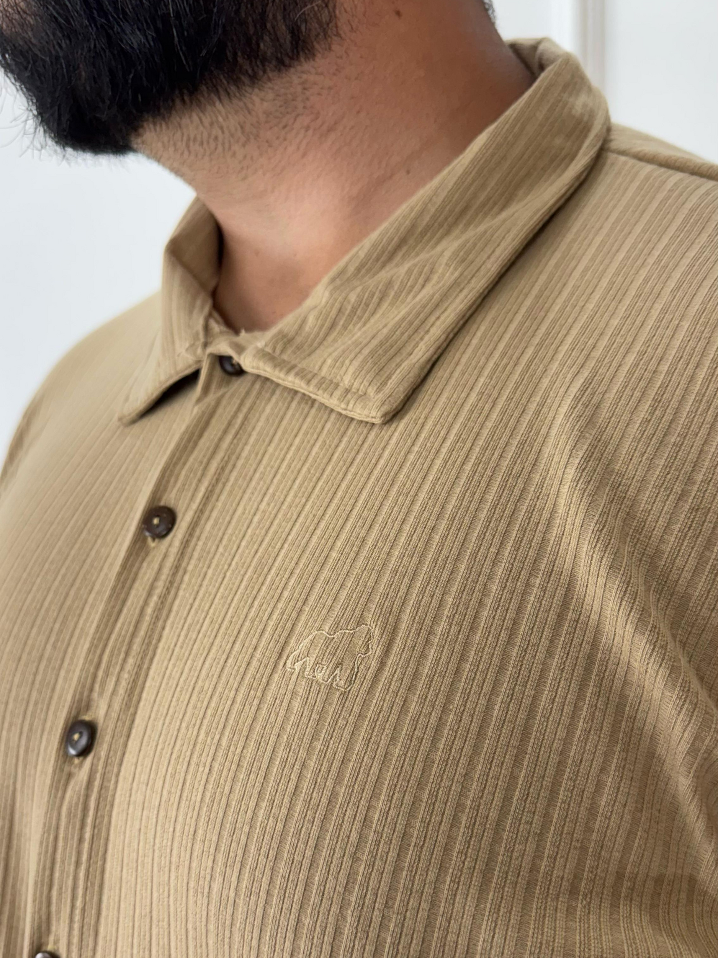 CAMISA SOCIAL BEGE - PLUS SIZE