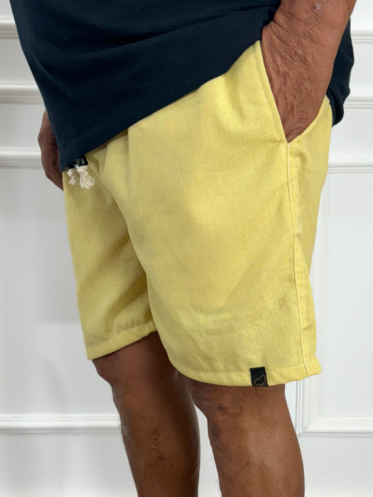 SHORT LINHO AMARELO PLUS SIZE