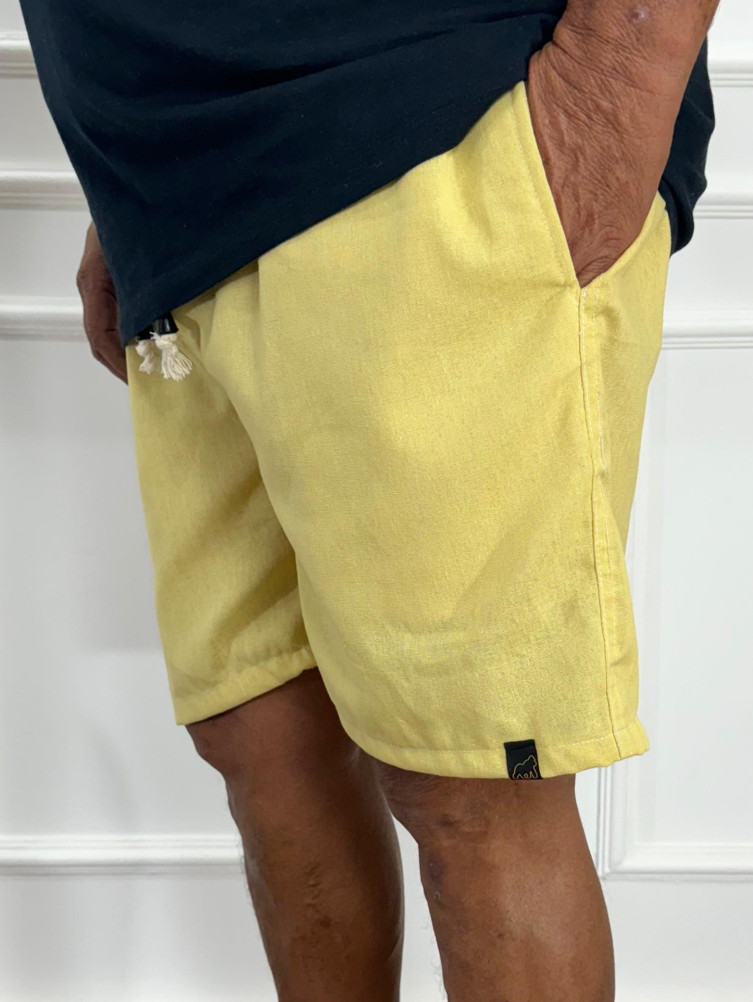 SHORT LINHO AMARELO PLUS SIZE