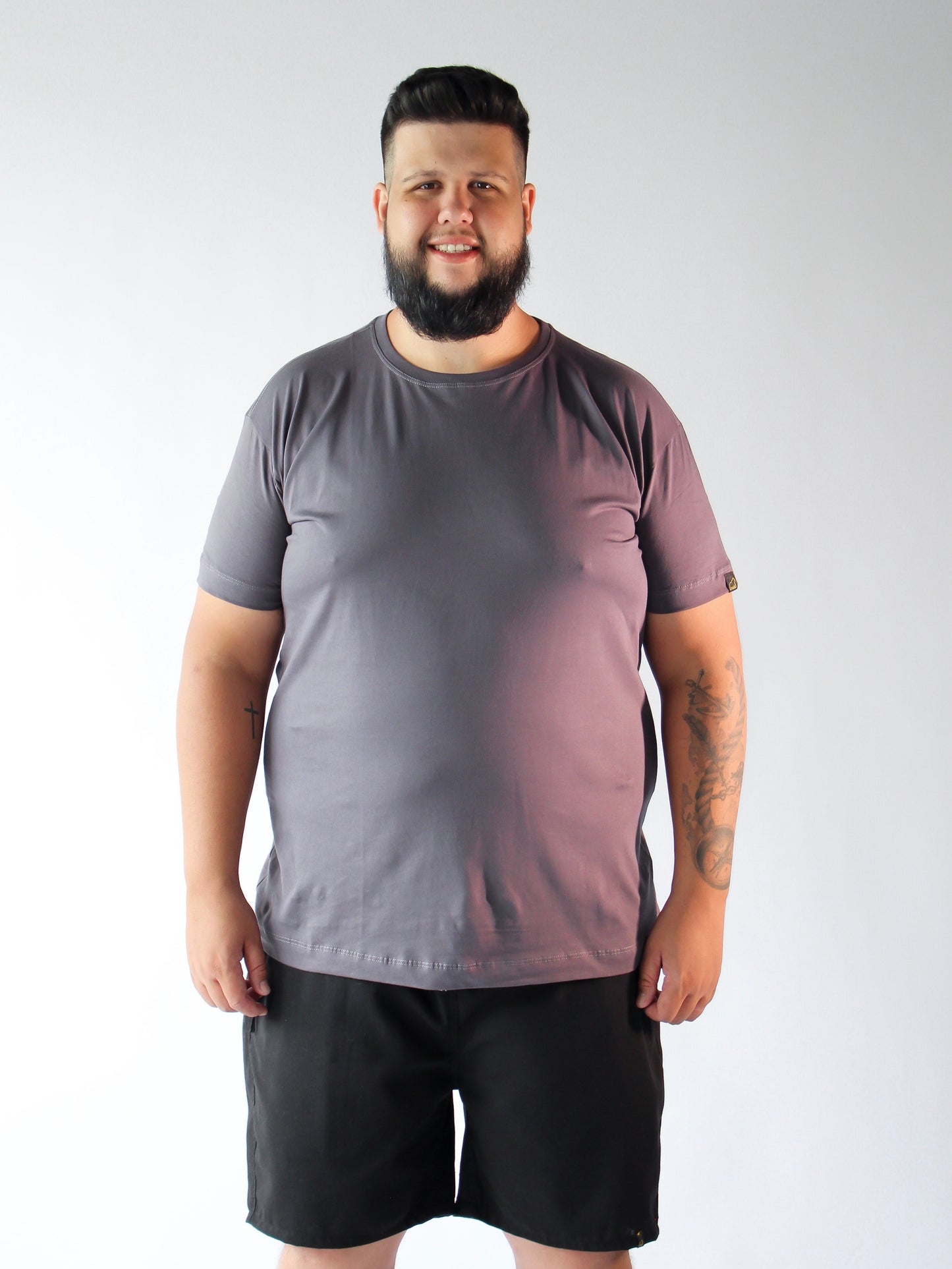 T-SHIRT BÁSICA CINZA - PLUS SIZE