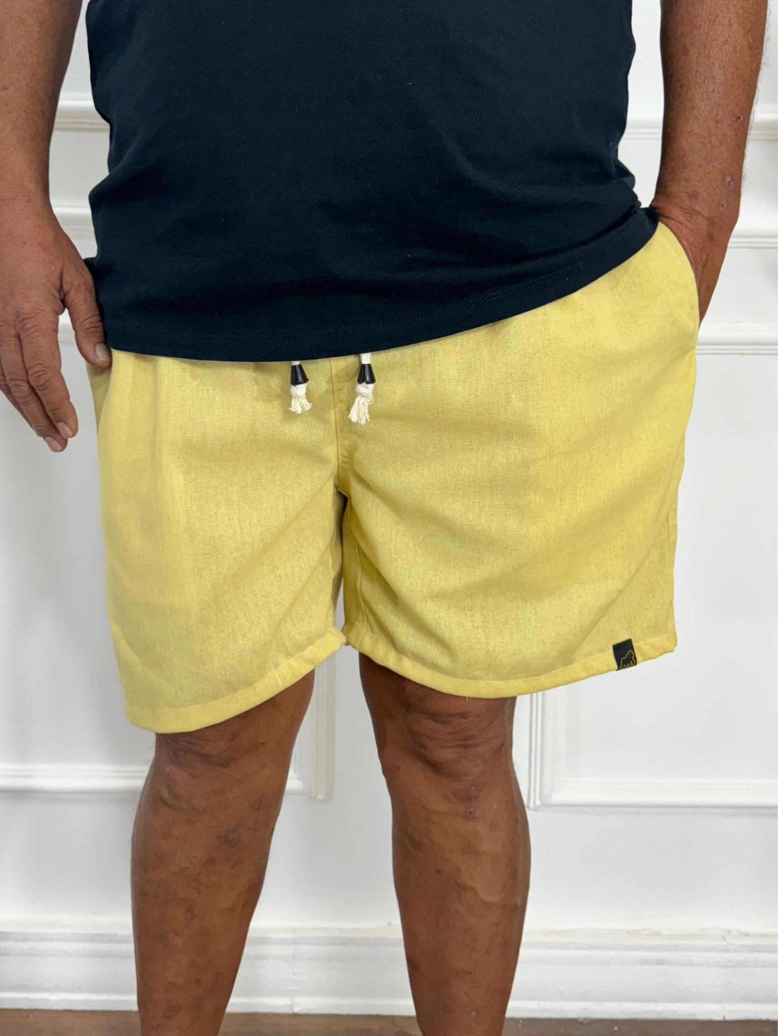 SHORT LINHO AMARELO PLUS SIZE