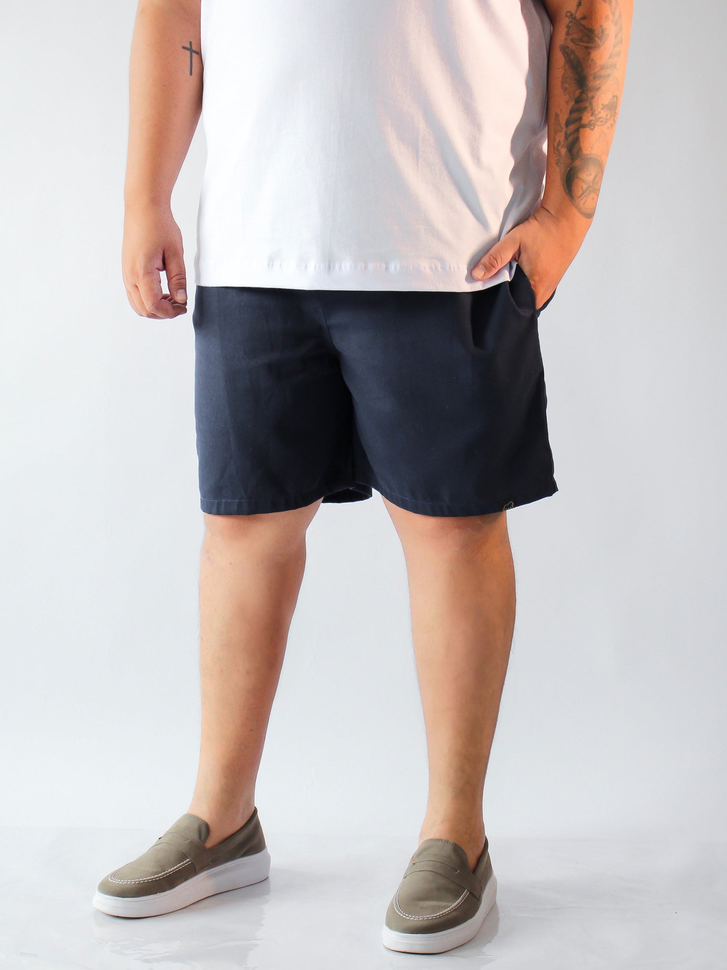 SHORT LINHO AZUL MARINHO - PLUS SIZE