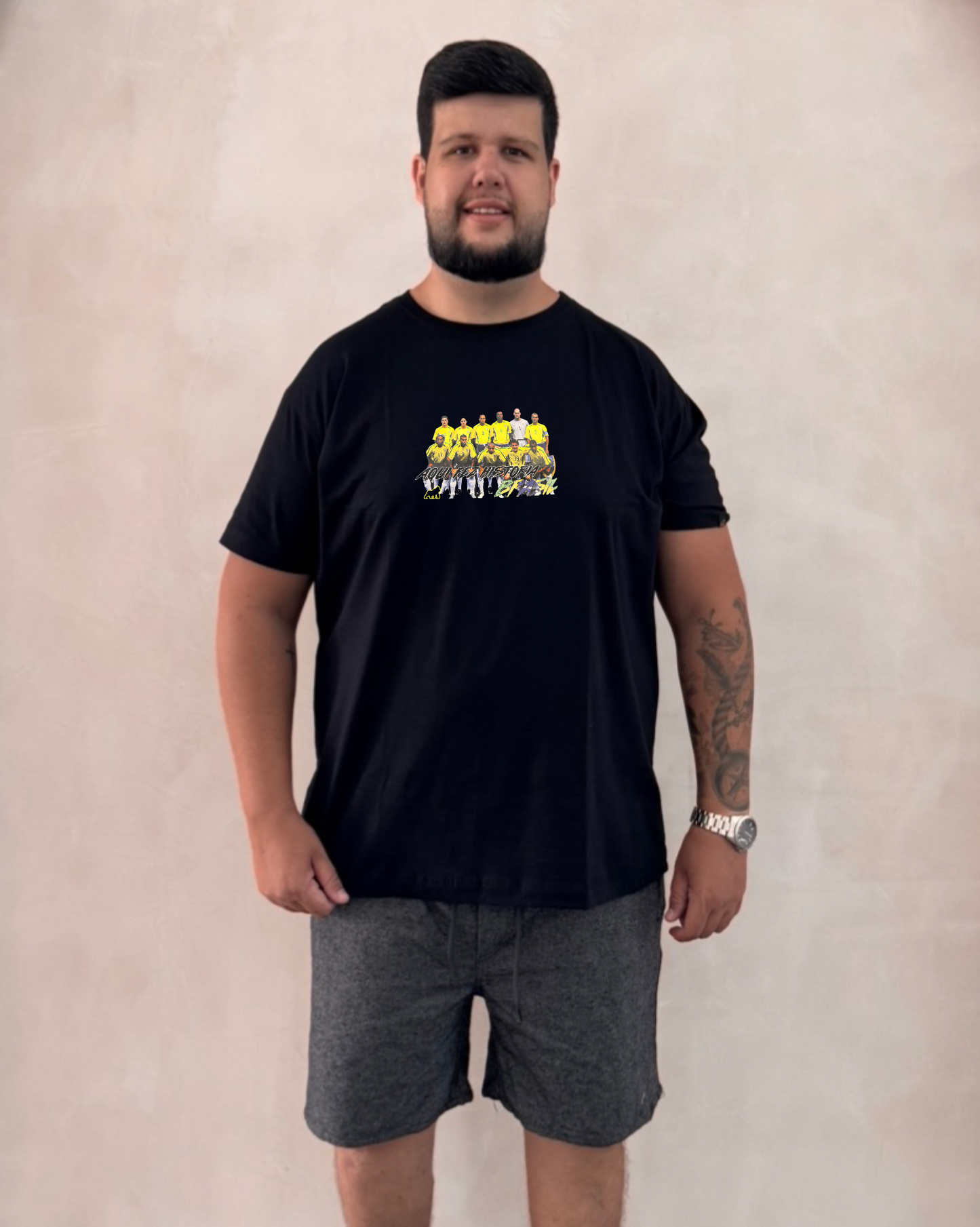 Camisa preta estampa retrô seleção