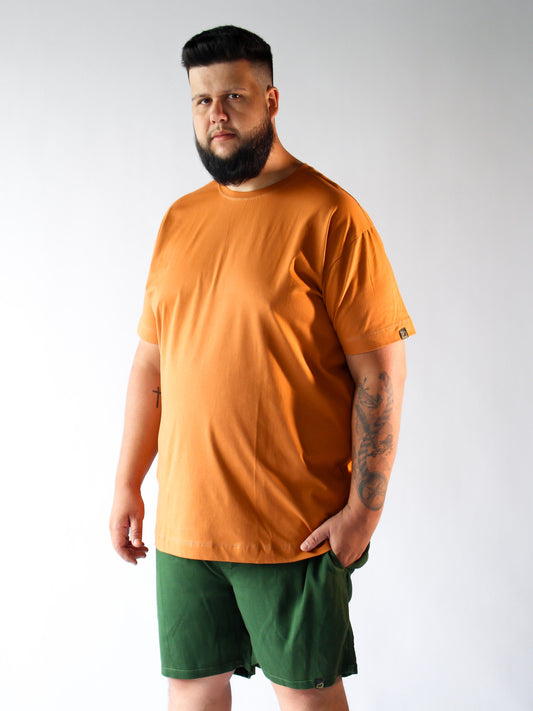 T-SHIRT BÁSICA MOSTARDA - PLUS SIZE