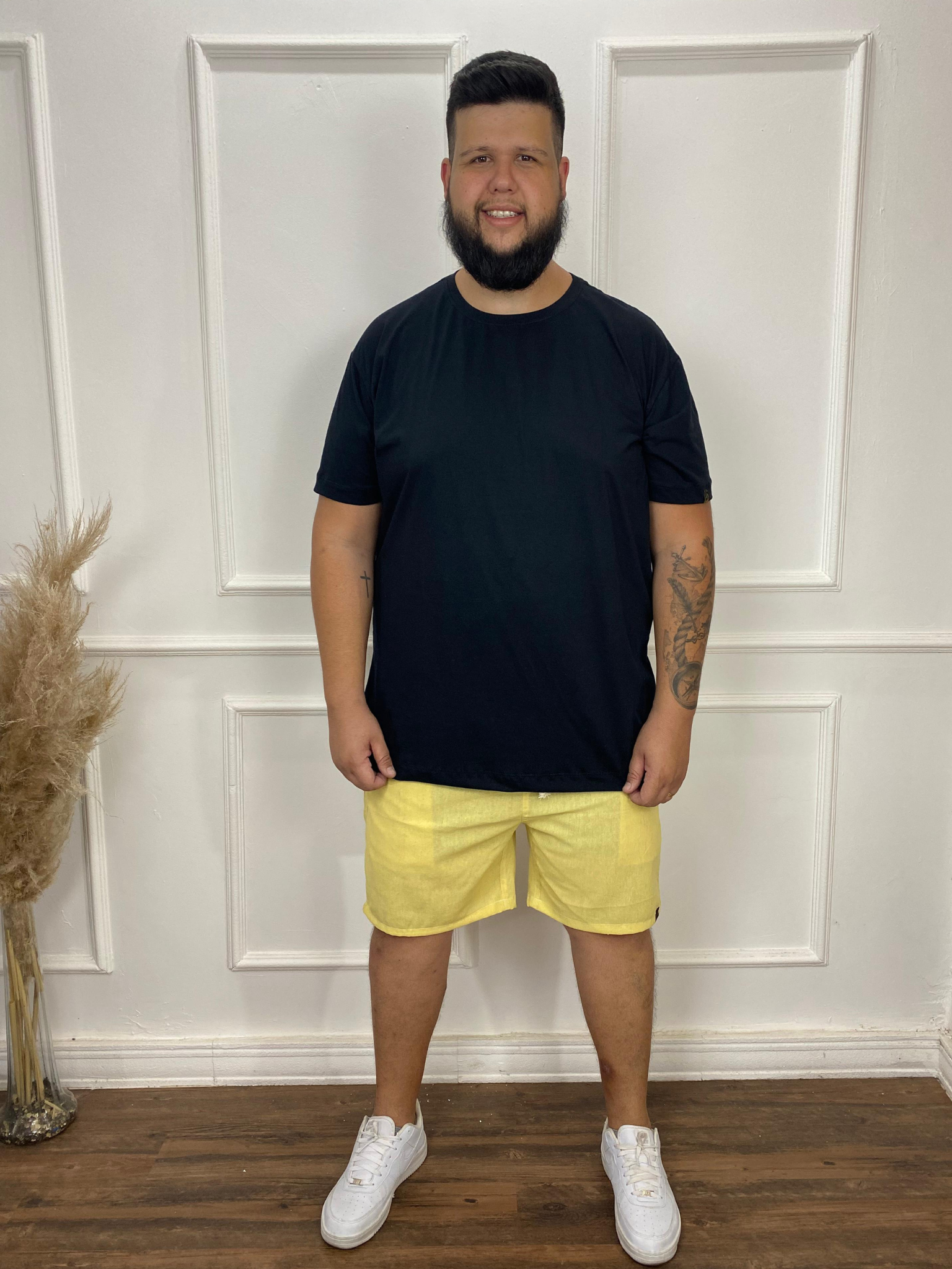 SHORT LINHO AMARELO PLUS SIZE