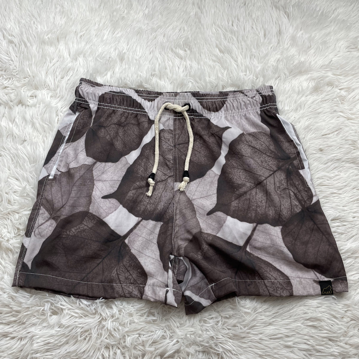 SHORT FOLHAGEM PRETO E CINZA PLUS SIZE