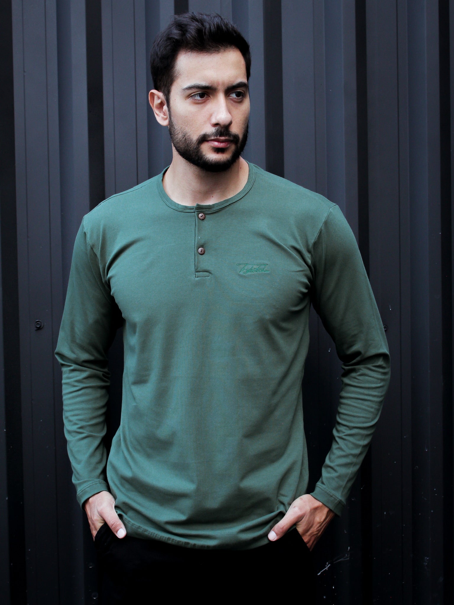 CAMISA HENLEY MANGA LONGA VERDE