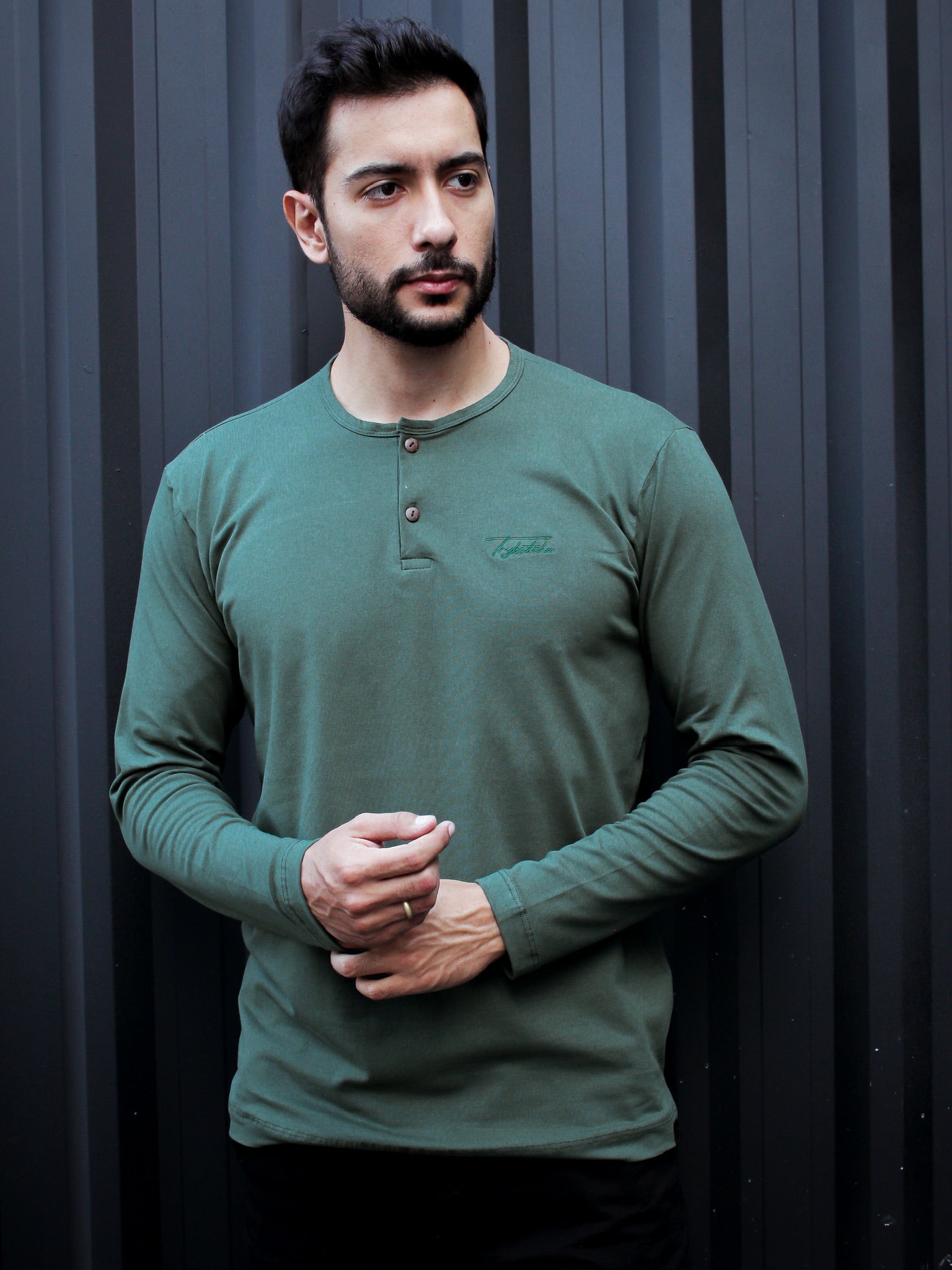 CAMISA HENLEY MANGA LONGA VERDE