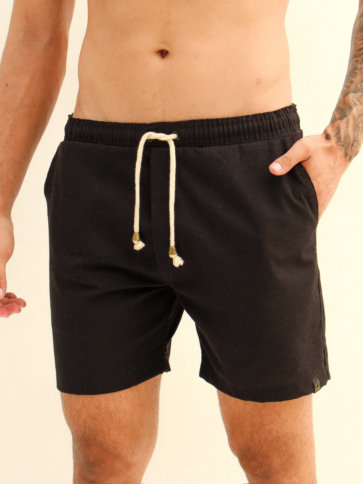 SHORT LINHO PRETO