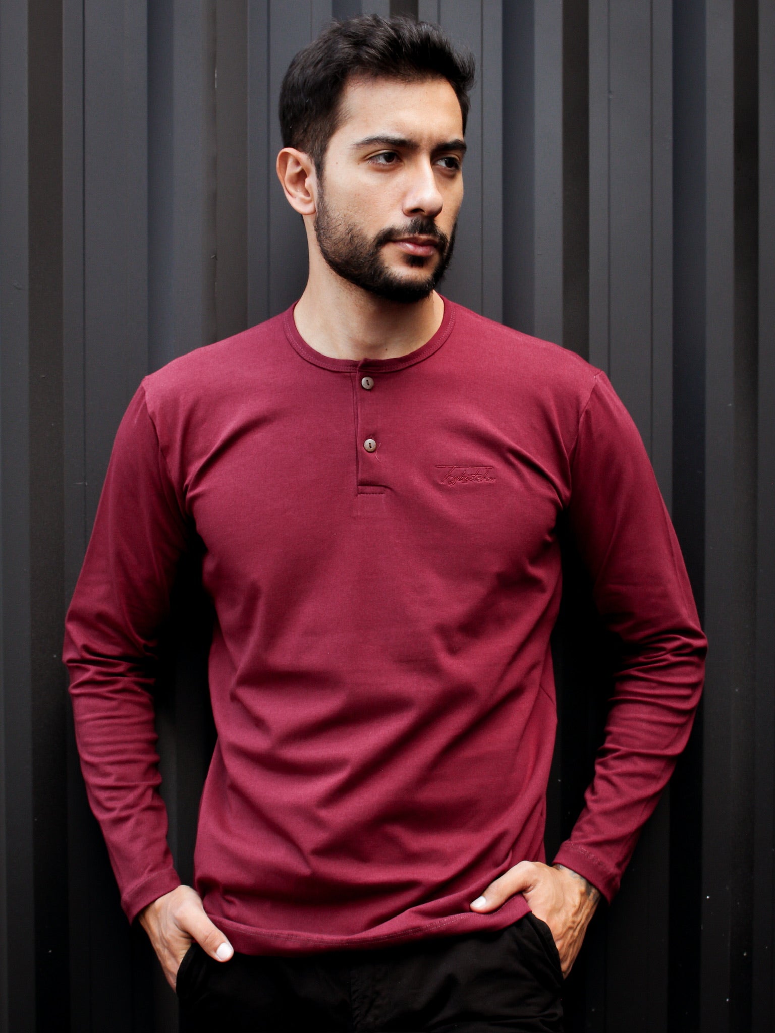 CAMISA HENLEY MANGA LONGA BORDÔ