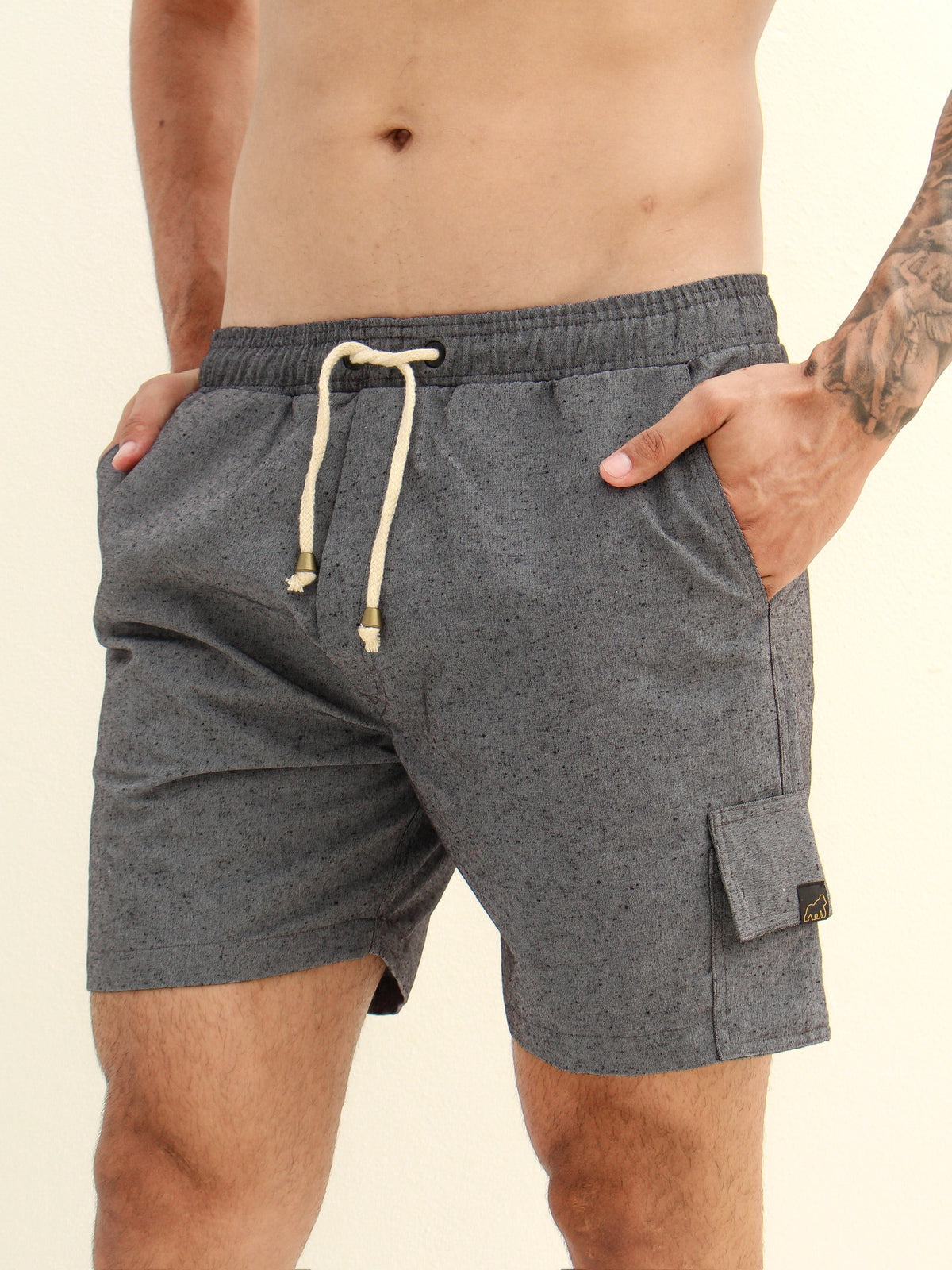 SHORT LINHO CARGO CINZA ESCURO