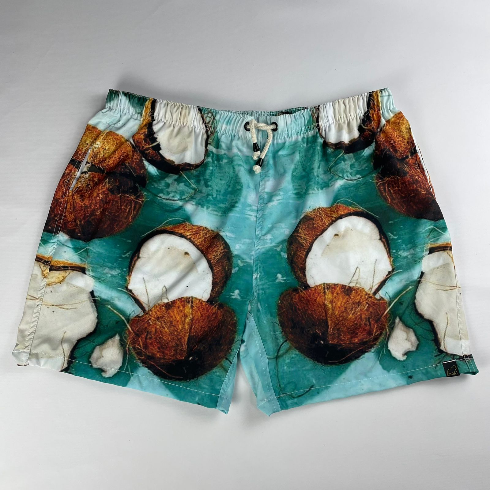 SHORT COCOS E MAR PLUS SIZE