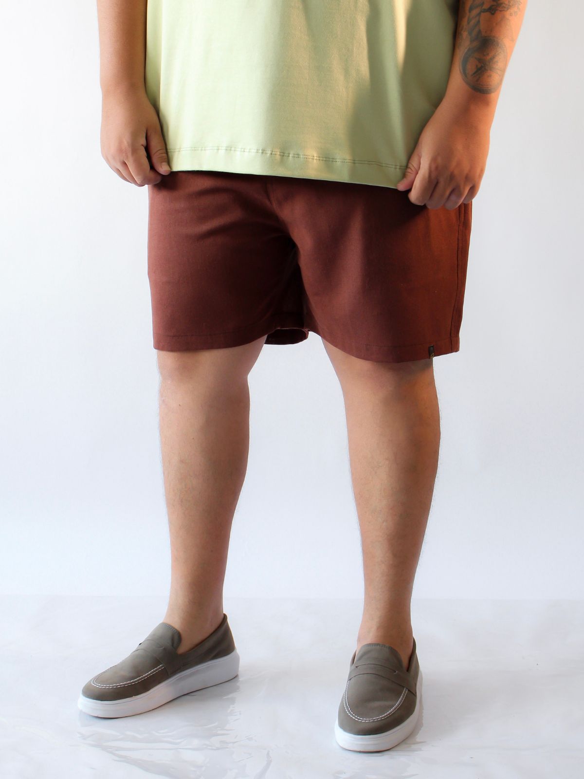 SHORT LINHO MARROM ESCURO - PLUS SIZE