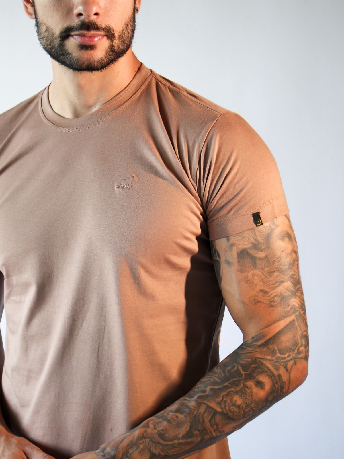 T-SHIRT BÁSICA MARROM CLARO
