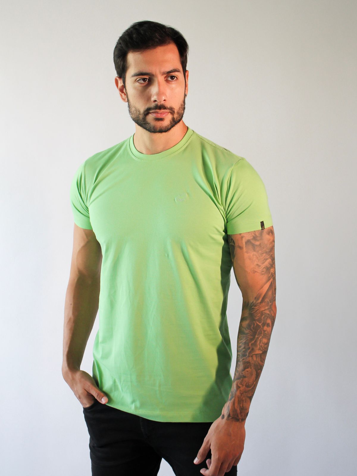 T-SHIRT BÁSICA VERDE LIMA