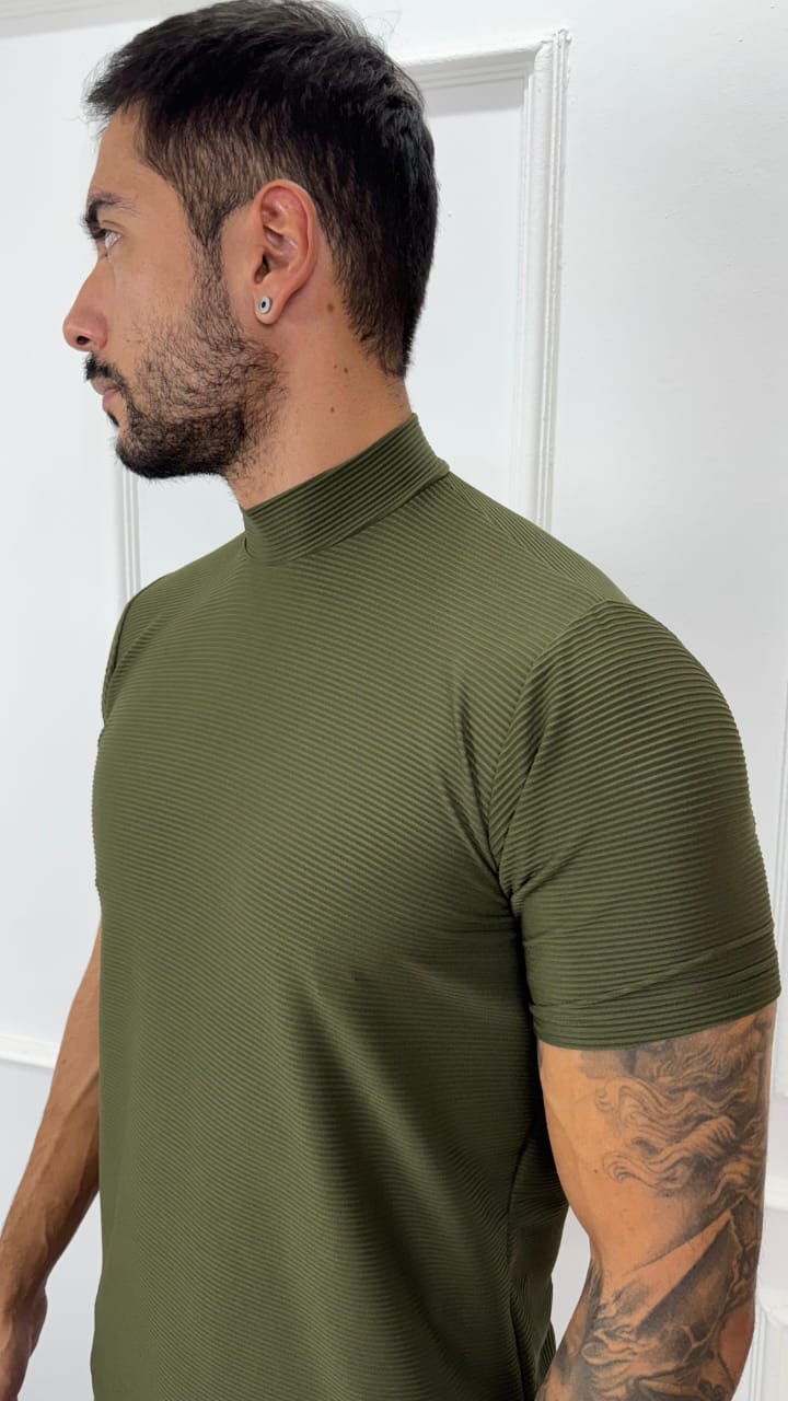 CAMISA MANGA CURTA GOLA ALTA VERDE