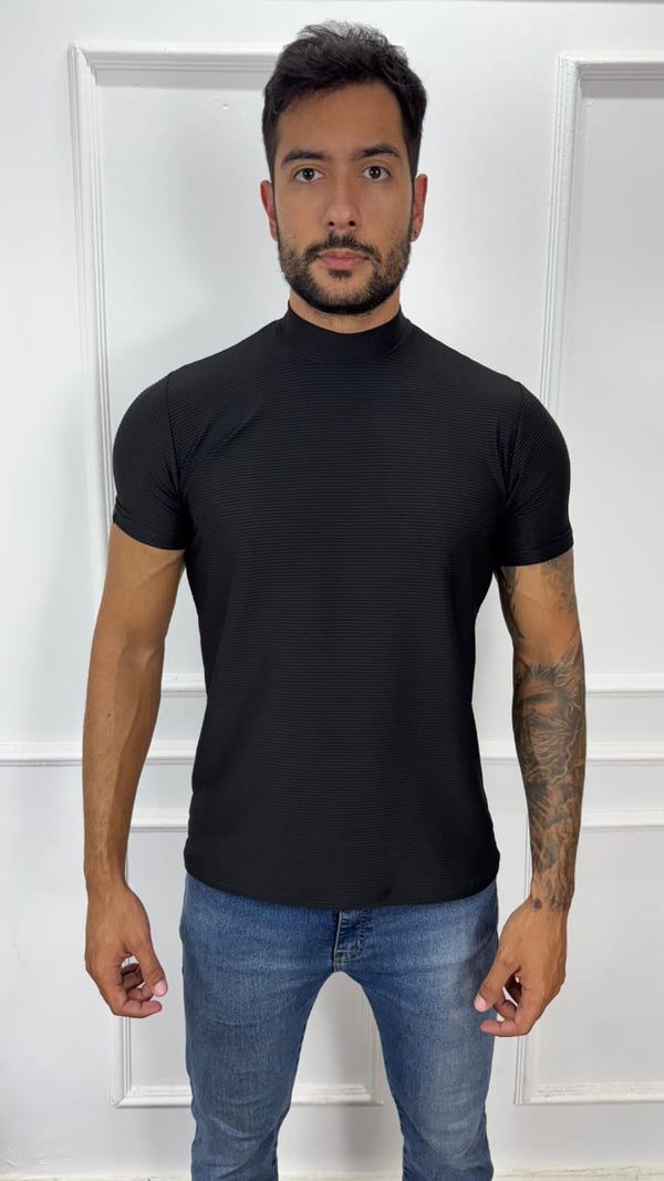 CAMISA MANGA CURTA GOLA ALTA PRETA