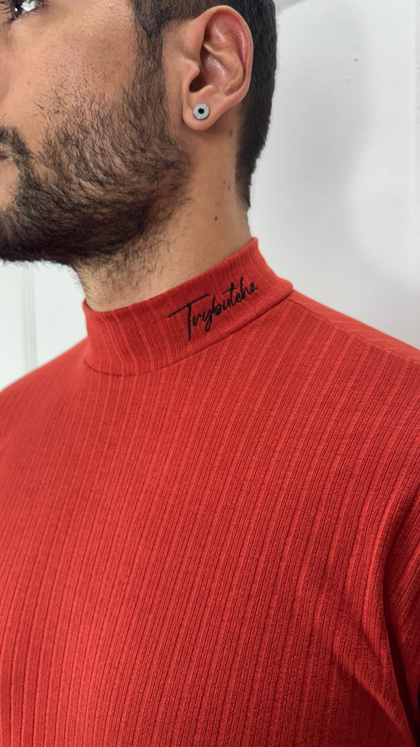 CAMISA MANGA LONGA GOLA ALTA CANELADA COM ELASTANO - VERMELHA