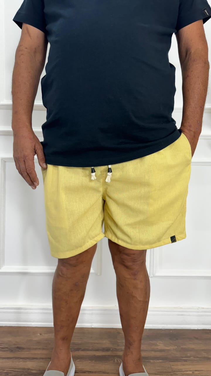 SHORT LINHO AMARELO CLARO - PLUS SIZE