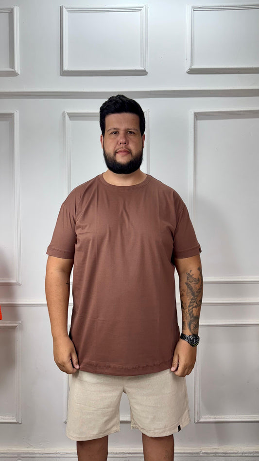 T-SHIRT BÁSICA MARRON  - PLUS SIZE