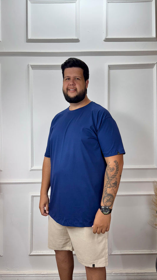 T-SHIRT BÁSICA AZUL MARINHO- PLUS SIZE