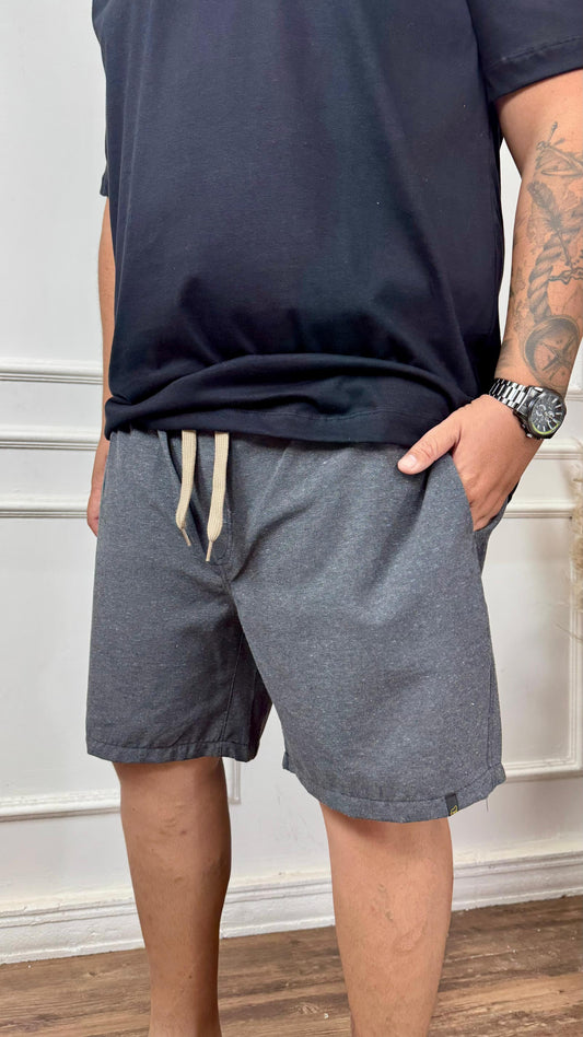 SHORT LINHO CINZA ESCURO PLUS SIZE