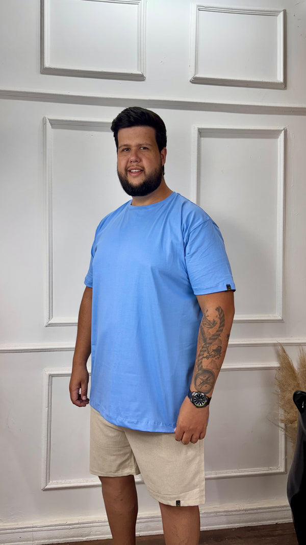 T-SHIRT BÁSICA AZUL CÉU CLARA  - PLUS SIZE