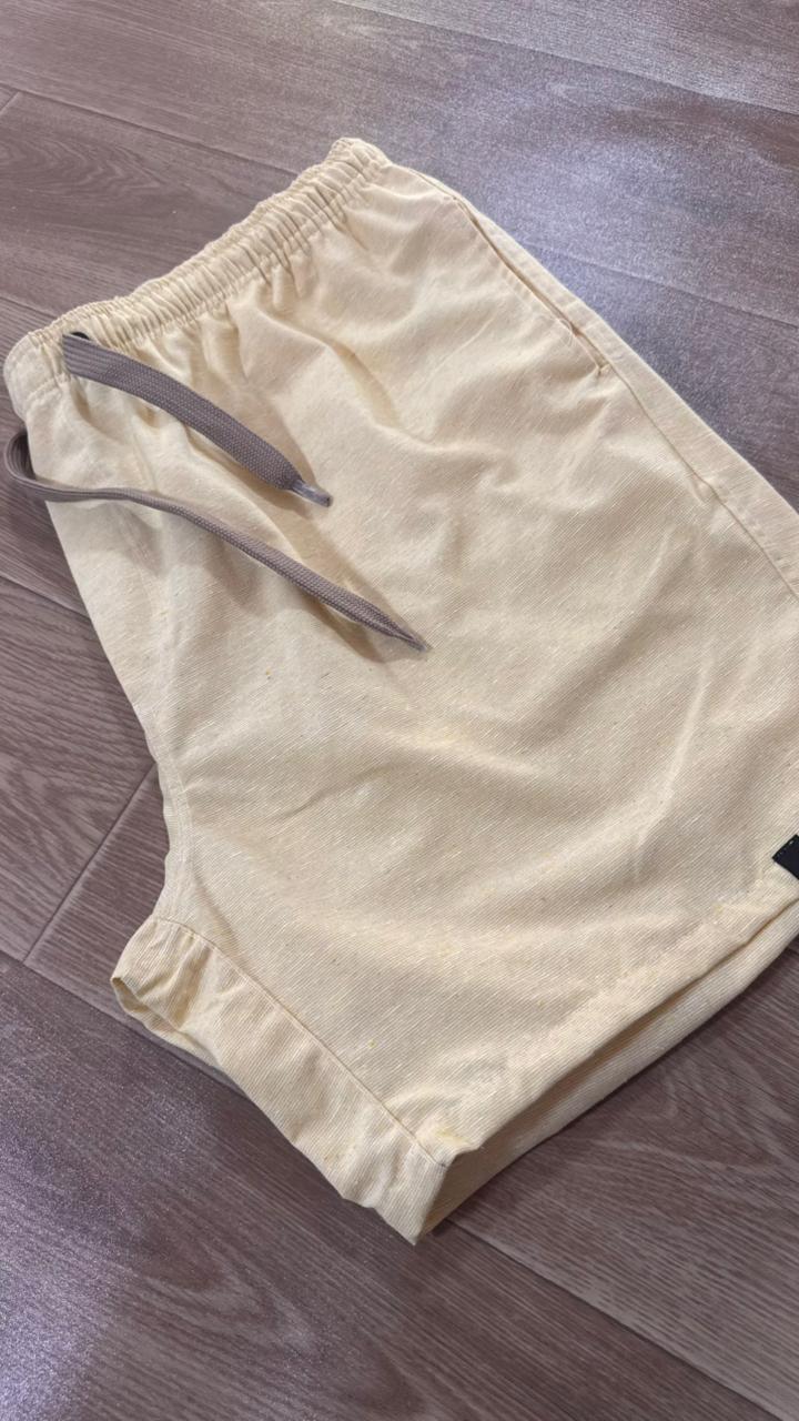 SHORT LINHO AMARELO PLUS SIZE