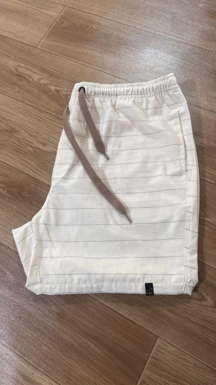 SHORT LINHO LISTRADO BRANCO PLUS SIZE