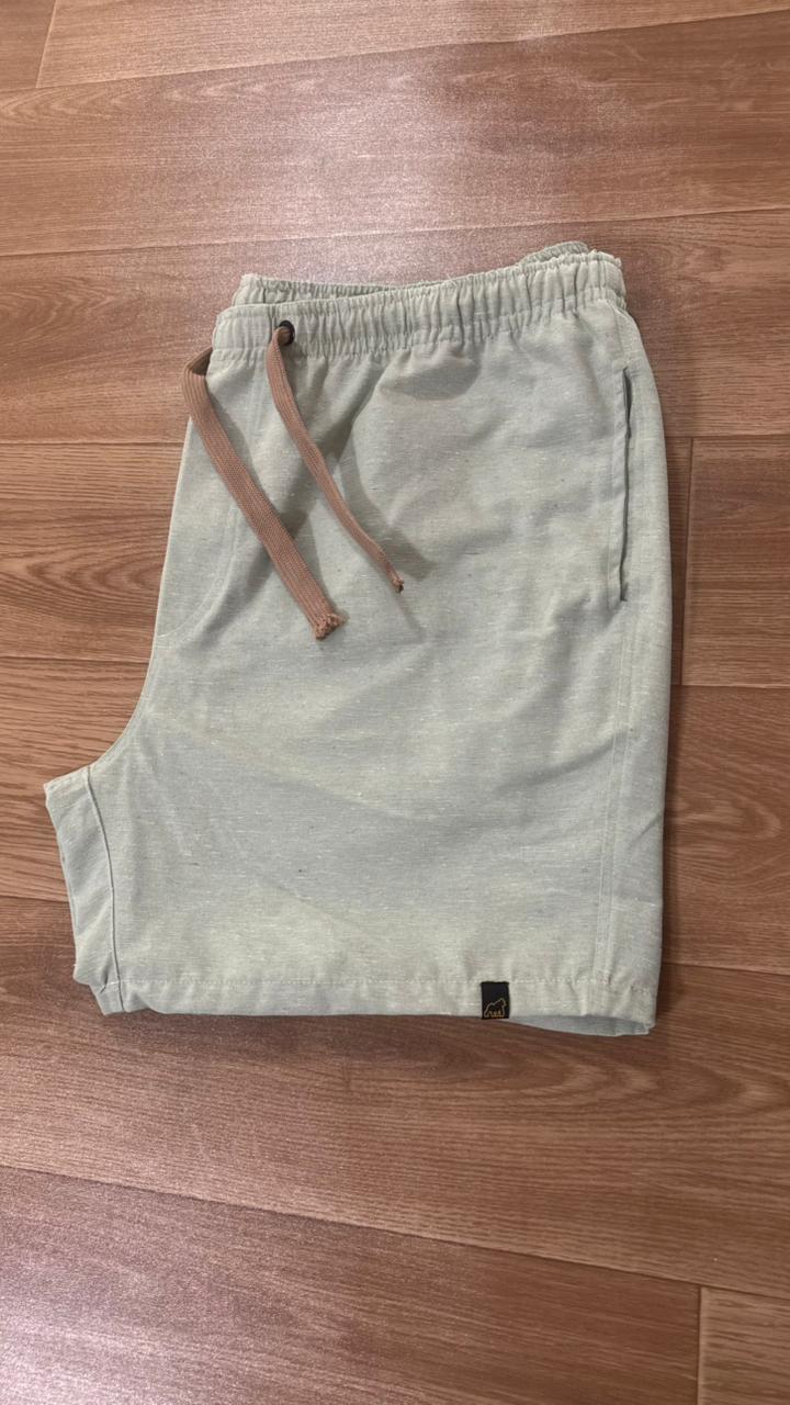 SHORT LINHO VERDE CLARO PLUS SIZE